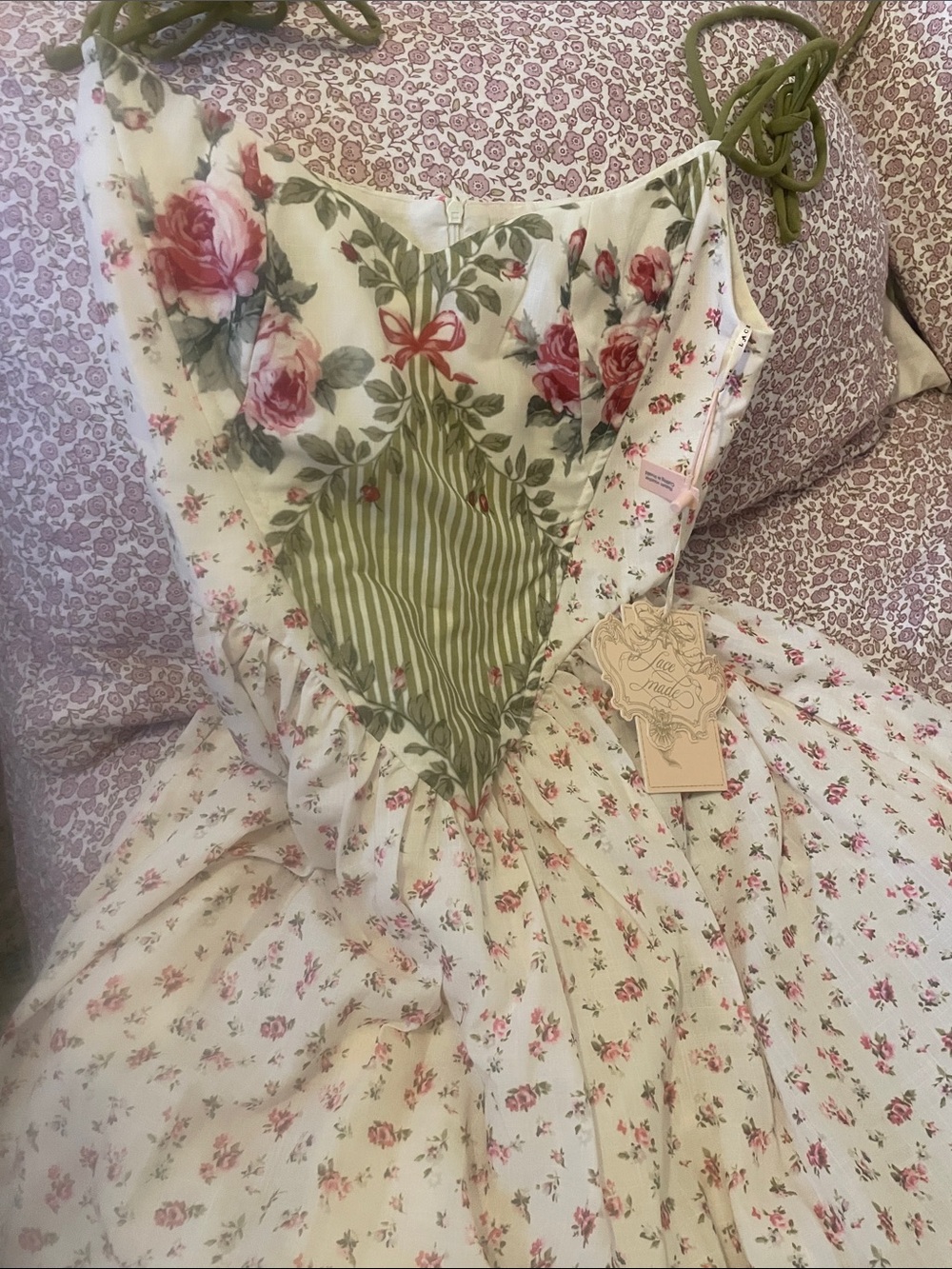 Vintage-Inspired Floral Midi Dress with Pink Roses - White/Pink - Picture 7 of 9
